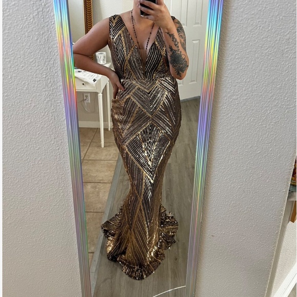 Luxe Sequin Cut out High Waisted Party Evening Formal Wedding Dress - Picture 3 of 13